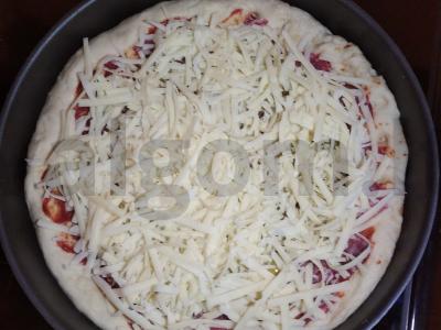 Pica su sūrio dešra ir alyvuogėmis Žingsnis 6