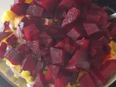 Klasikinis vynigretas su marinuotais agurkėliais pagrindine nuotrauka