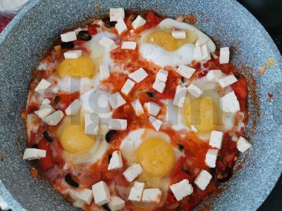 Šakšuka su pomidorais ir žolelėmis Žingsnis 5