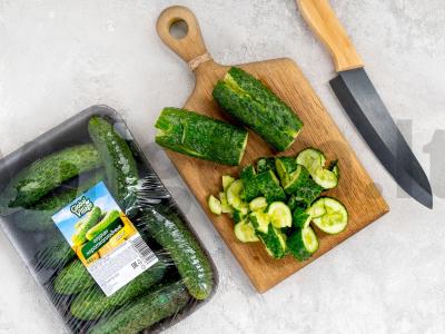 Aromatinga salotų „Sukrėstas agurkas“ Žingsnis 1