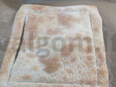 Pica su kamamberu ir kriauše Žingsnis 3