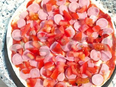 Pica „Mokyklinė“ su dešrelėmis ir saldžiaisiais pipirais Žingsnis 4