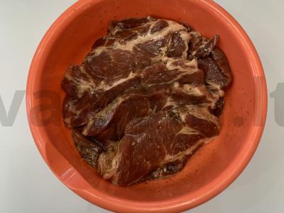 Kiaulienos kaklo steikas ant grilio Žingsnis 1