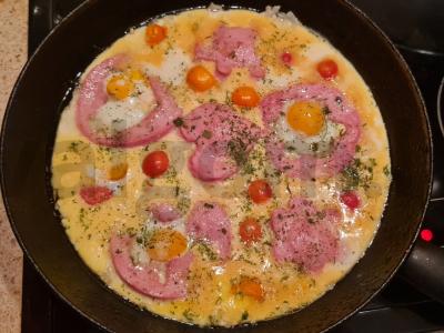 Kiaušinienė su linksmais figūromis iš dešros vaikui Žingsnis 6