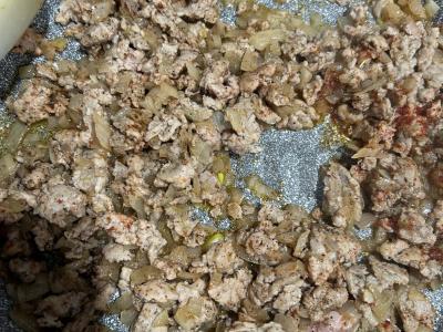 Makaronai su faršu ir paprikomis Žingsnis 1