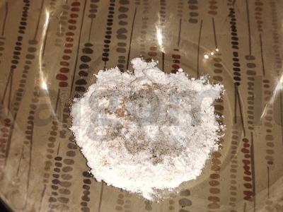 Svogūnų žiedai alaus tešloje Žingsnis 1