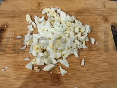 Salotos su raudonaisiais pupelėmis, vištienos krūtinėle ir dižono garstyčiomis Žingsnis 3