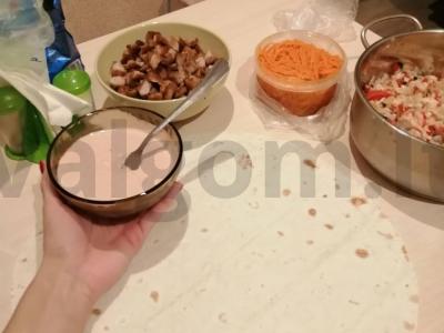 Šaurma su kiauliena ir daržovėmis sūrio lavaše Žingsnis 1