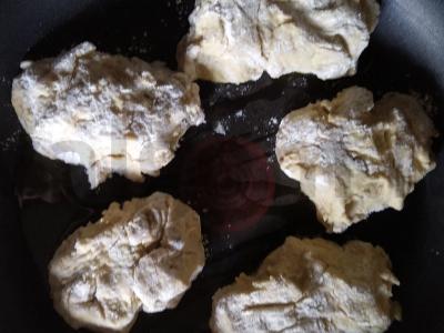 Sūrio pyragėliai „Mirabelė“ su slyvų uogiene Žingsnis 4