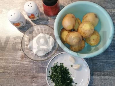 Kaimiški bulvės mikrobangų krosnelėje Žingsnis 1