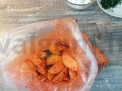 Kaimiški bulvės mikrobangų krosnelėje Žingsnis 3