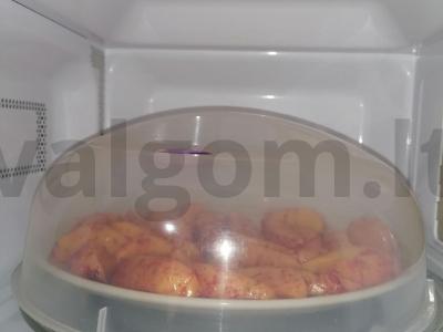 Kaimiški bulvės mikrobangų krosnelėje Žingsnis 4