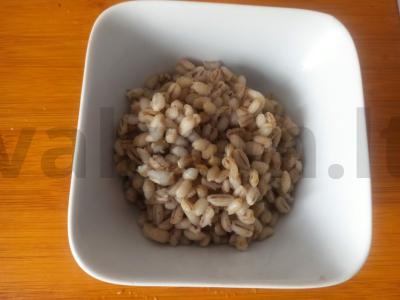 Perlų košė su kiaulienos gabaliukais ir sūrio padažu Žingsnis 1