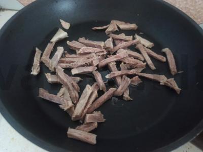 Perlų košė su kiaulienos gabaliukais ir sūrio padažu Žingsnis 2