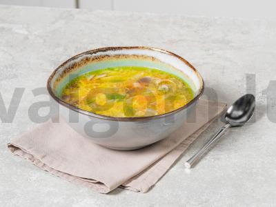 Šviežių grybų sriuba pagrindine nuotrauka