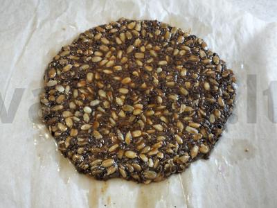 Saulėgrąžų ir linų sėklų kozinakas Žingsnis 4