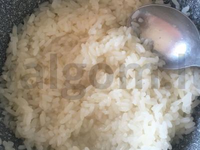 Klasikinis krabų salotas su garintu ryžiu Žingsnis 1