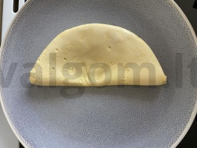 Omletas su kokosų pienu pagrindine nuotrauka