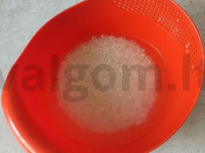 Ryžiai su kiaušiniu ir ciberžole Žingsnis 1