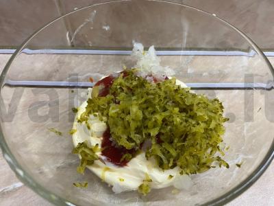 Pica su pomidorais ir dešrelėmis Žingsnis 2