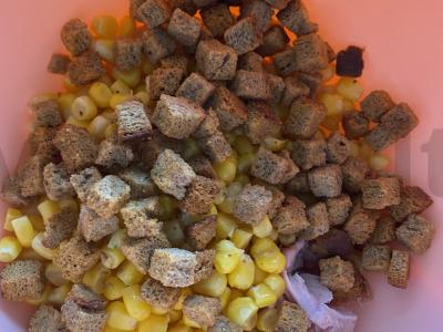 Trijų ingredientų salotos su rūkytomis vištienos krūtinėlėmis Žingsnis 3