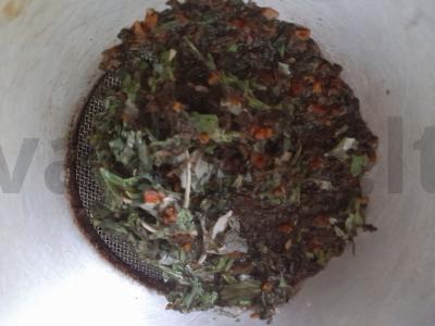 Ivano arbata su melisa ir šipiniais Žingsnis 5