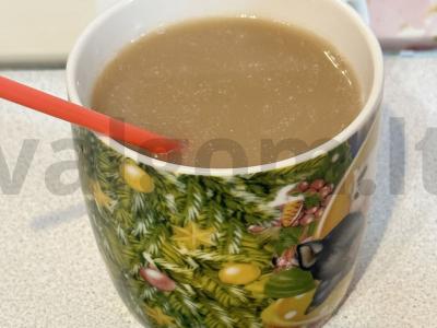 Kavos gėrimas su mangais pagrindine nuotrauka