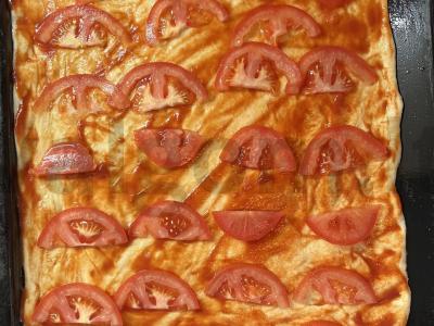 Pica su kumpiu ir grybais ant naminio mielinio tešlos Žingsnis 8