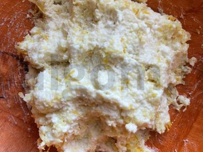 Sūrio blynai su citrinos žievele Žingsnis 2