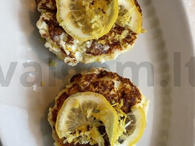 Sūrio blynai su citrinos žievele pagrindine nuotrauka