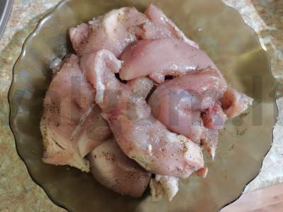 Salotas su skrudinta duona Žingsnis 1