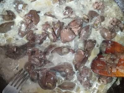 Namų vištienos kepenėlių ir grietinėlės paštetas Žingsnis 2