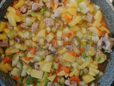 Troškinys su cukinijomis ir kiauliena Žingsnis 5