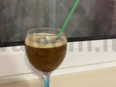 Natūralus obuolių sultys pagrindine nuotrauka