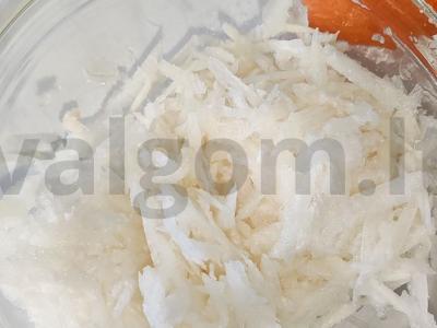 Daikon ir morkų salotos su majonezu Žingsnis 1