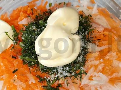 Daikon ir morkų salotos su majonezu Žingsnis 4