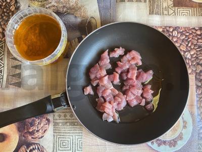 Patiekalas „Stužik“ su kiauliena ir grybais Žingsnis 1