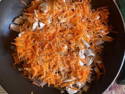 Patiekalas „Stužik“ su kiauliena ir grybais Žingsnis 2