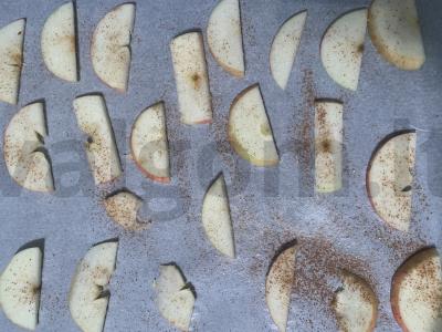 Obuolių traškučiai su maltomis cinamonu orkaitėje Žingsnis 2