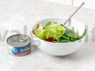 Salotos su tunu, avinžirniais, paprikomis ir žolelėmis Žingsnis 2