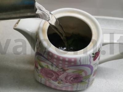 Juodasis arbata su serbentų lapais Žingsnis 4