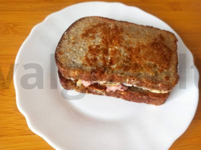 Karšti tostai „Švelnus pusryčiai“ pagrindine nuotrauka