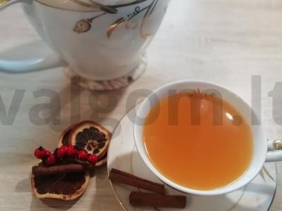 Kalėdinis šildantis gėrimas su šaltalankiais pagrindine nuotrauka