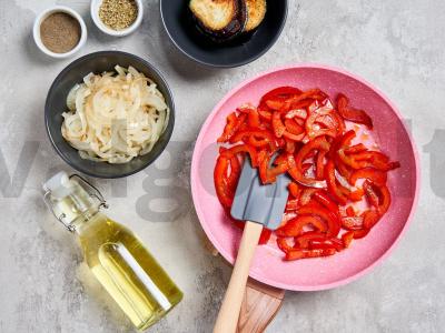 Kalakutienos filė su lagmanų makaronais Žingsnis 1