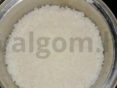 Namų ritinėliai su raudona žuvimi ir agurku Žingsnis 1