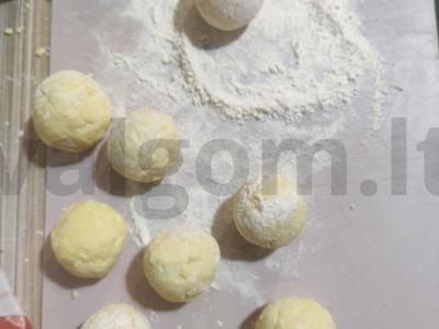 Šokoladiniai-kokosiniai varškėčiai su vyšnių padažu Žingsnis 4