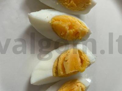 Vištienos kumpio, rukolos ir kiaušinio ritinėliai Žingsnis 4