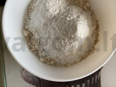 Šokoladinis morkų keksiukas be cukraus Žingsnis 1