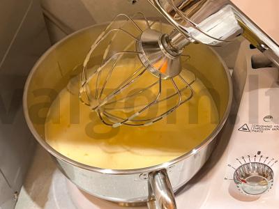 Bananų-vyšnių pyragas su grietinėlės sluoksniu Žingsnis 1