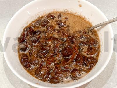 Bananų-vyšnių pyragas su grietinėlės sluoksniu Žingsnis 3